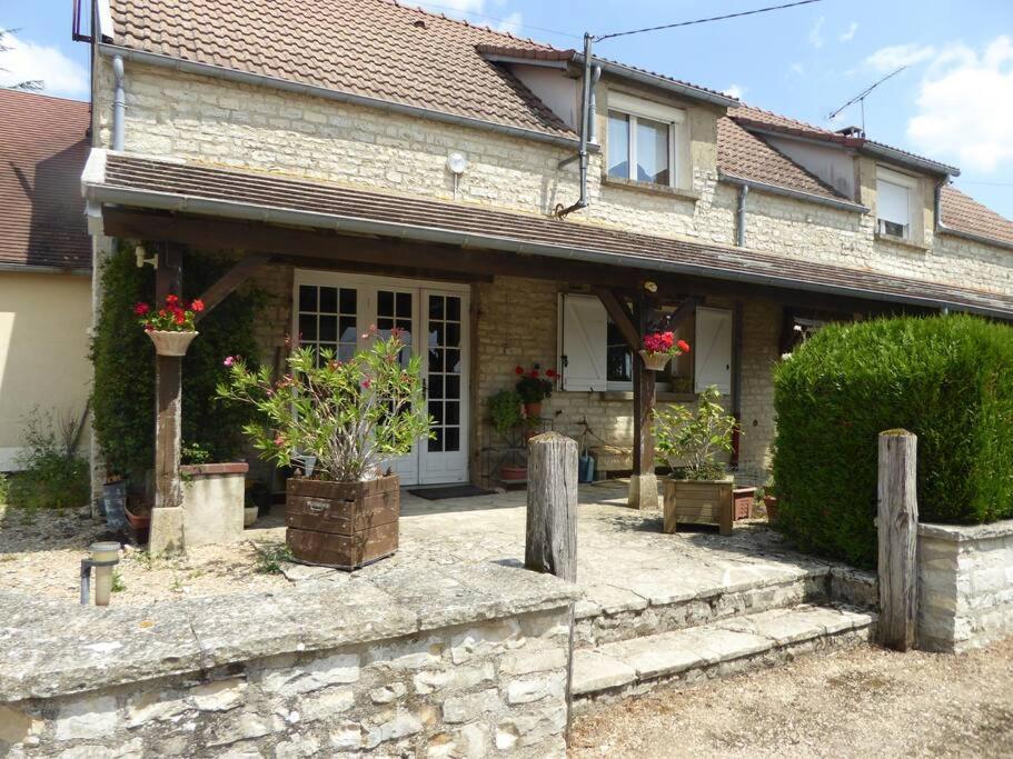 Maison Entiere Independante Noyers-sur-Serein Esterno foto