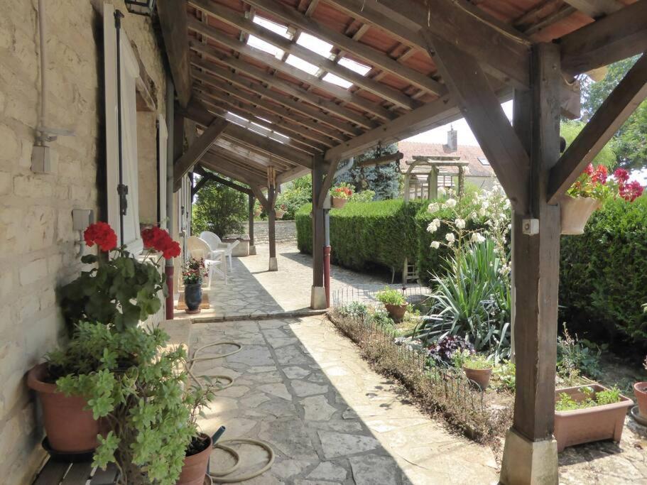 Maison Entiere Independante Noyers-sur-Serein Esterno foto
